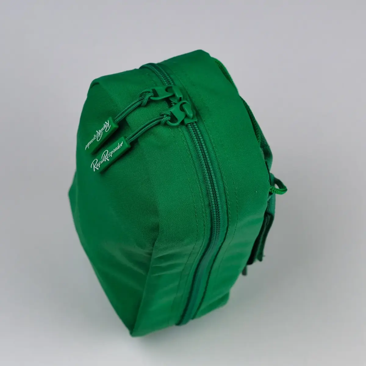 Köp First aid kit – Compact (CAT Tourniquet) på MittPlagg.se